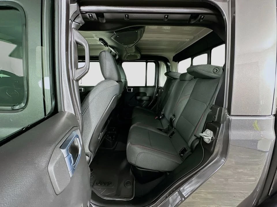 2026 Jeep JT Gladiator - Image 16 of 20