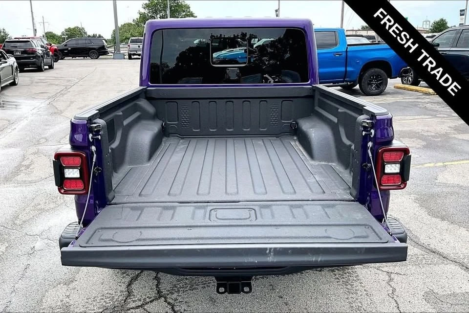 2026 Jeep JT Gladiator - Image 16 of 20