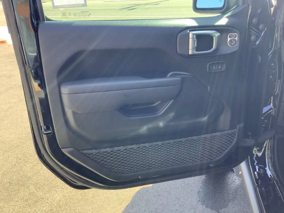 2026 Jeep JT Gladiator - Image 9 of 9