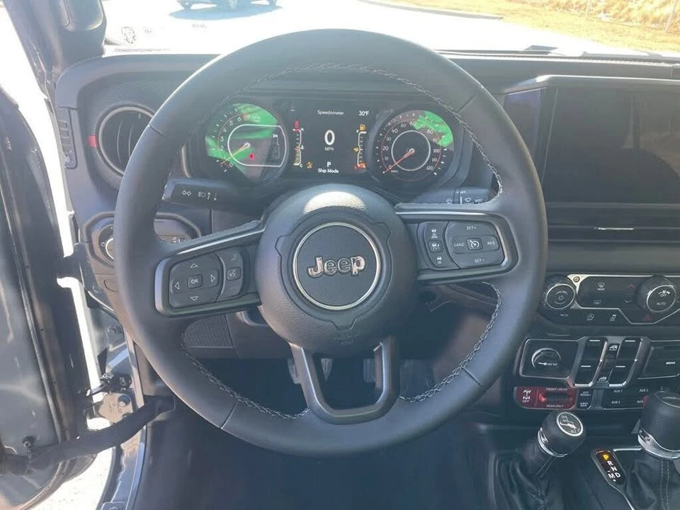 2026 Jeep JT Gladiator - Image 13 of 20