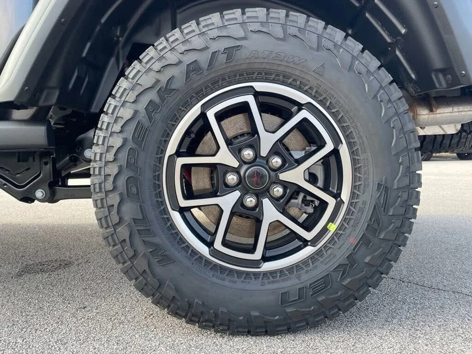 2026 Jeep JT Gladiator - Image 9 of 20