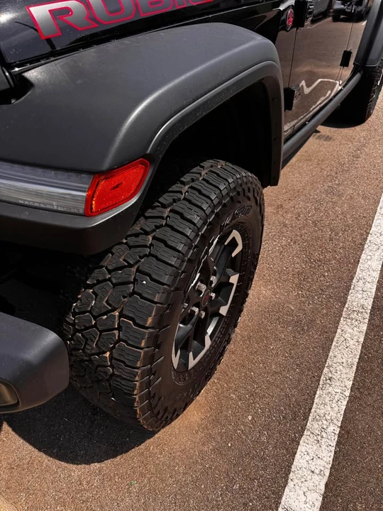 2026 Jeep JT Gladiator - Image 2 of 5