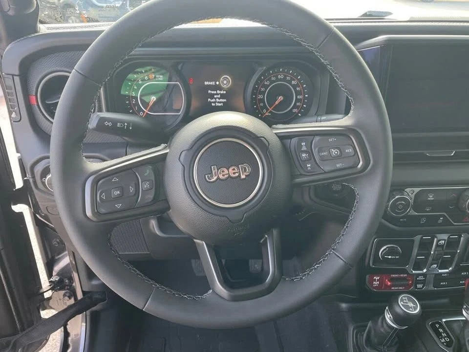 2026 Jeep JT Gladiator - Image 13 of 20