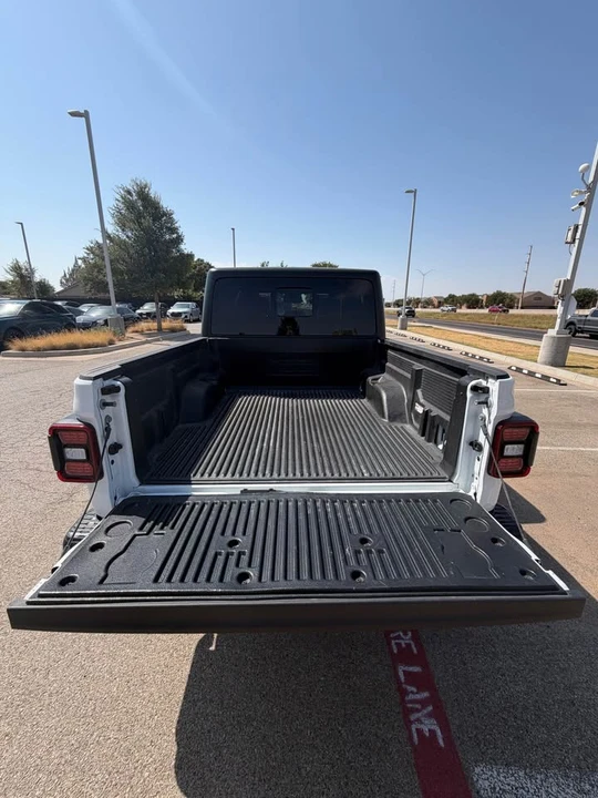 2026 Jeep JT Gladiator - Image 6 of 9