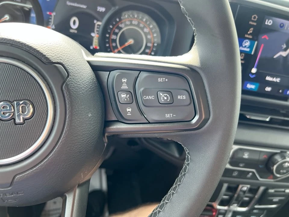 2026 Jeep JT Gladiator - Image 14 of 20