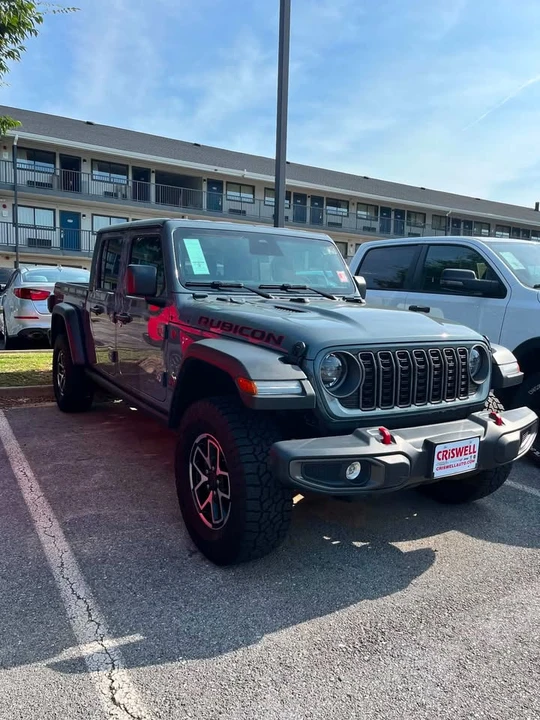 2026 Jeep JT Gladiator - Image 10 of 19
