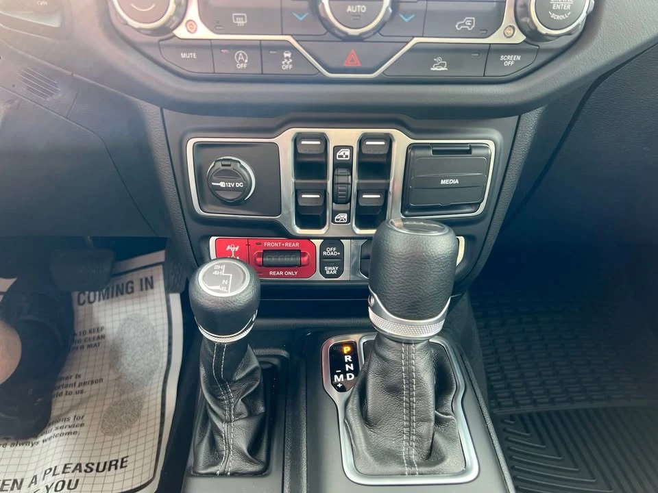 2026 Jeep JT Gladiator - Image 18 of 20