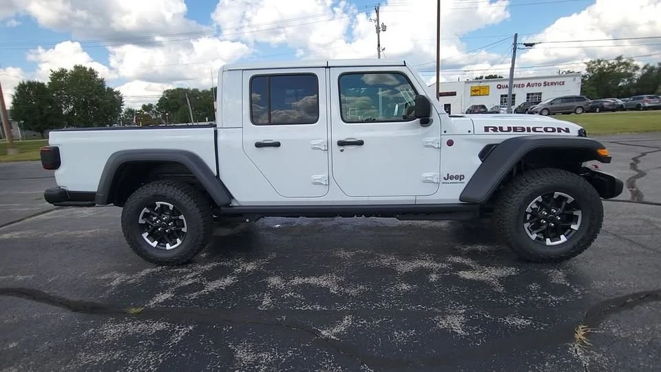 2026 Jeep JT Gladiator - Image 8 of 20