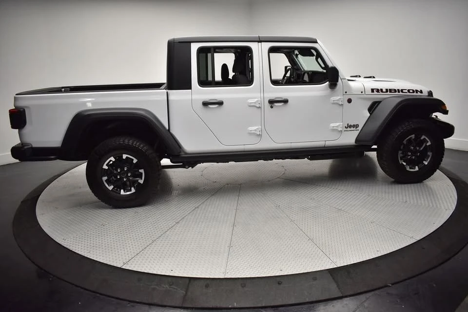 2026 Jeep JT Gladiator - Image 4 of 20