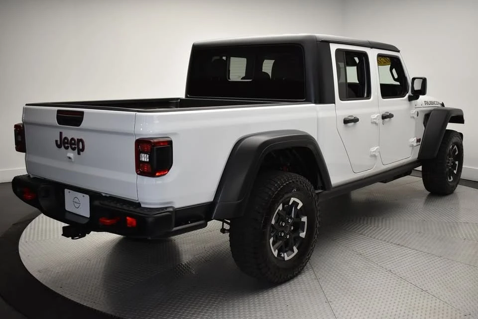 2026 Jeep JT Gladiator - Image 5 of 20