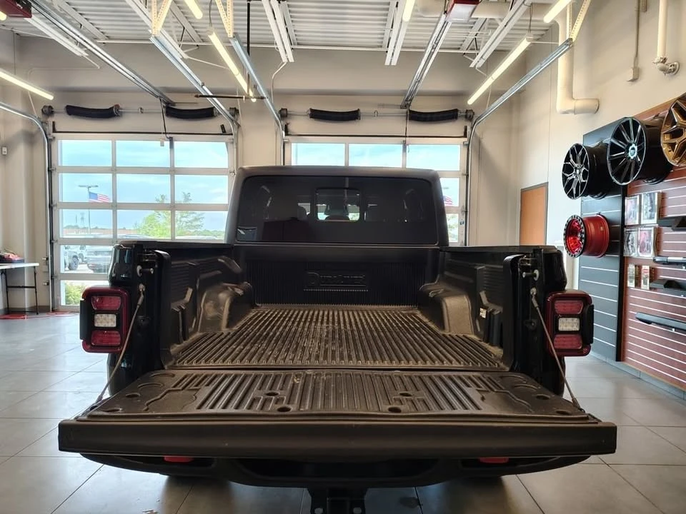 2026 Jeep JT Gladiator - Image 15 of 20