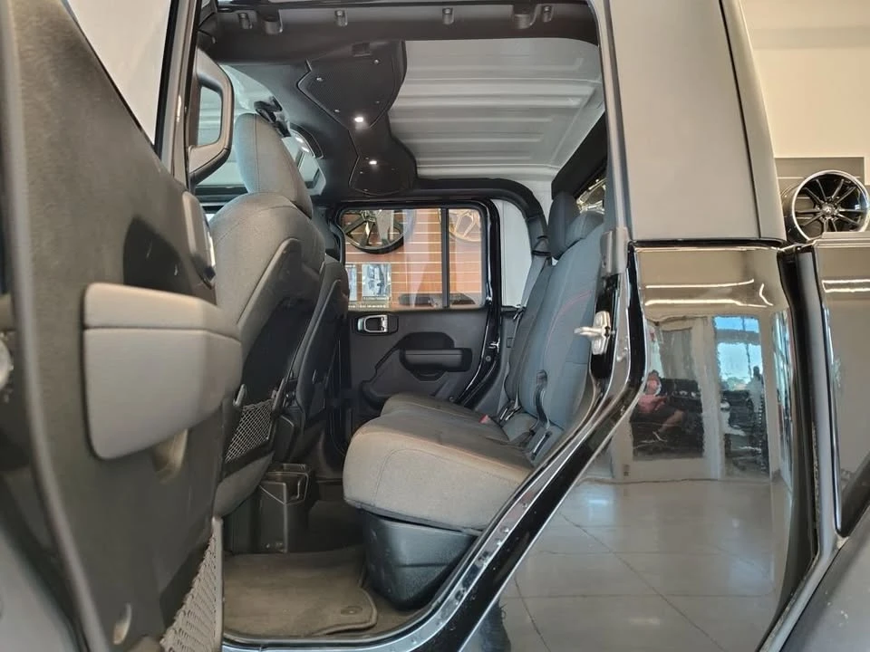 2026 Jeep JT Gladiator - Image 14 of 20