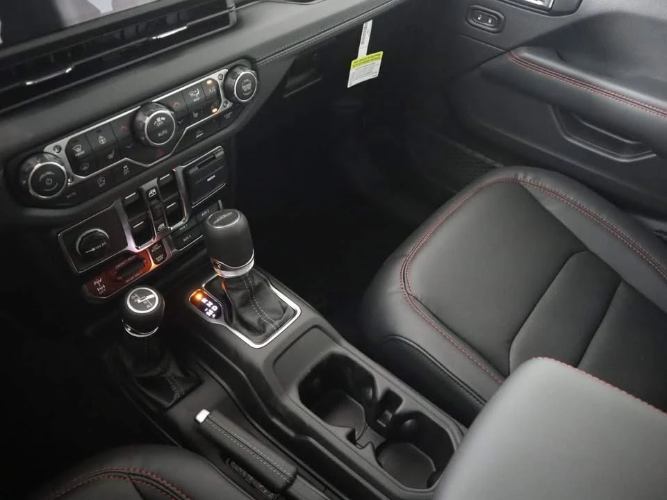 2026 Jeep JT Gladiator - Image 9 of 12