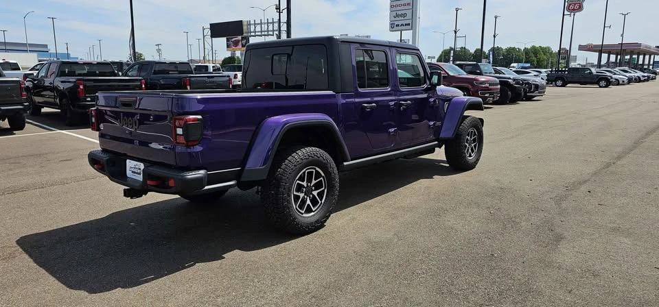 2026 Jeep JT Gladiator - Image 7 of 15