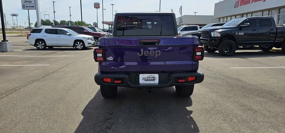 2026 Jeep JT Gladiator - Image 5 of 15