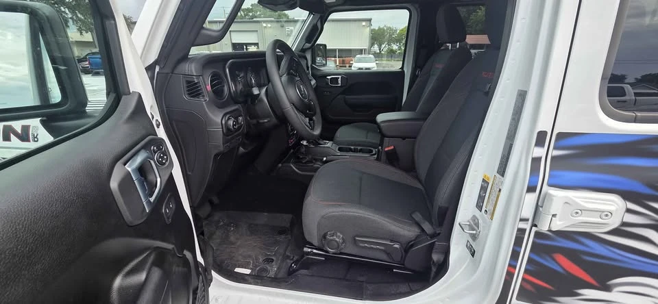 2026 Jeep JT Gladiator - Image 5 of 9