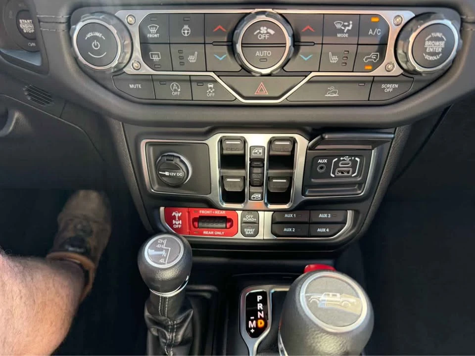 2026 Jeep JT Gladiator - Image 12 of 13