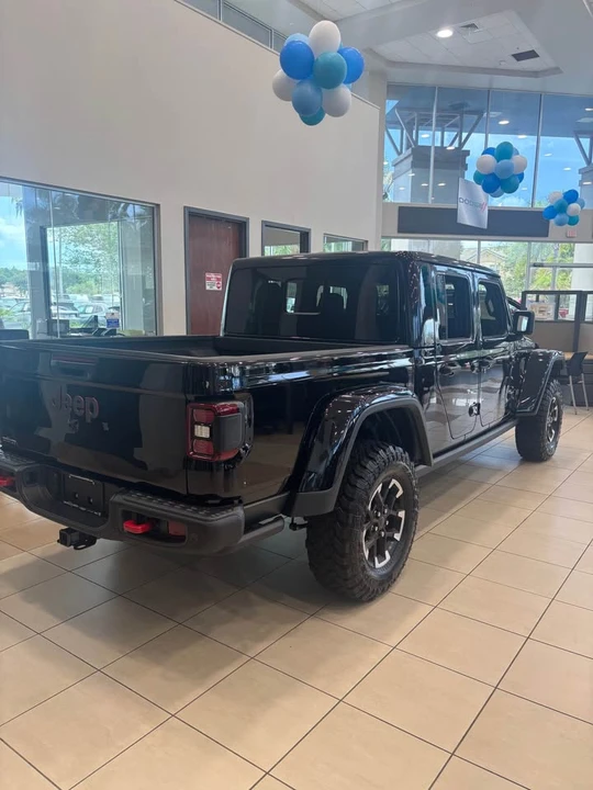 2026 Jeep JT Gladiator - Image 4 of 4