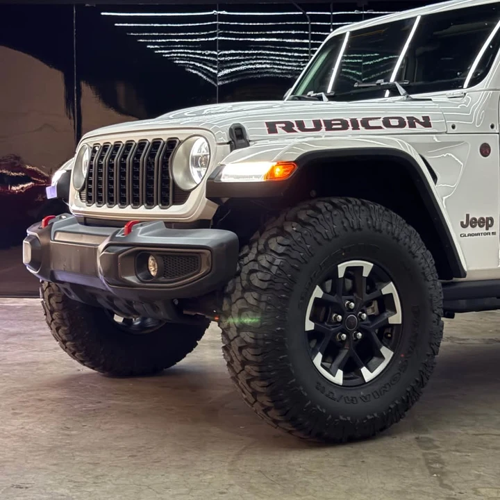 2026 Jeep JT Gladiator - Image 2 of 12