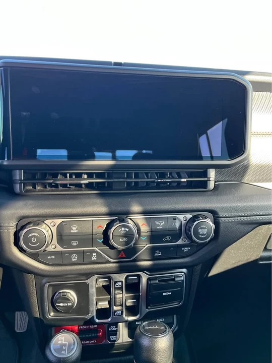 2026 Jeep JT Gladiator - Image 7 of 12