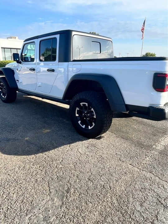 2026 Jeep JT Gladiator - Image 4 of 12
