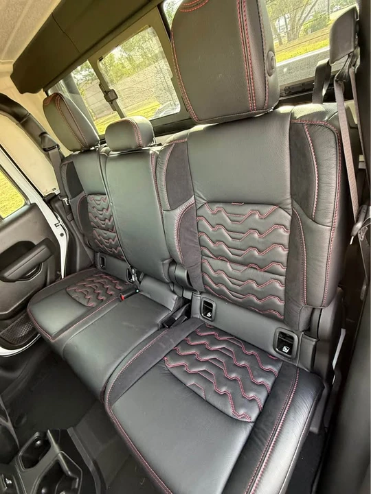2026 Jeep JT Gladiator - Image 16 of 19