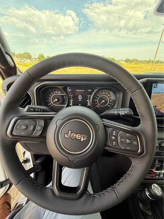 2026 Jeep JT Gladiator - Image 11 of 19