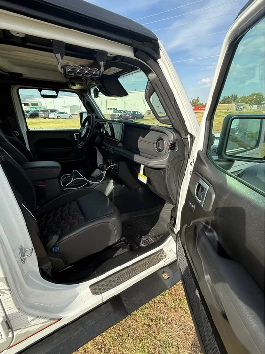 2026 Jeep JT Gladiator - Image 4 of 19