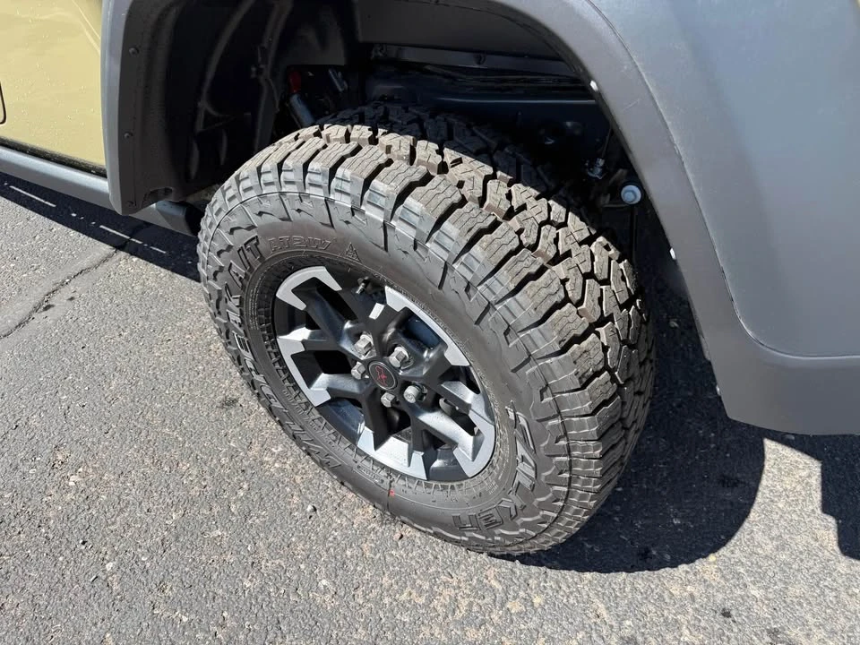 2026 Jeep JT Gladiator - Image 8 of 18