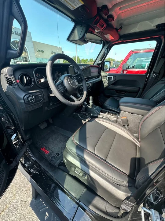 2026 Jeep JT Gladiator - Image 5 of 8