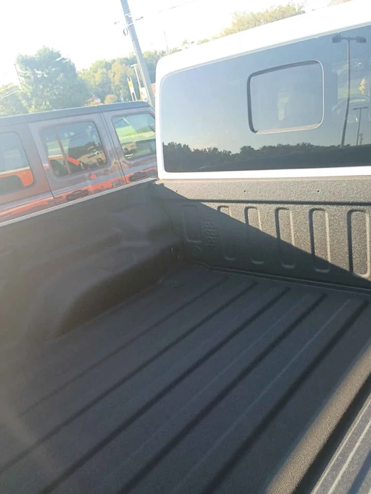 2026 Jeep JT Gladiator - Image 4 of 5