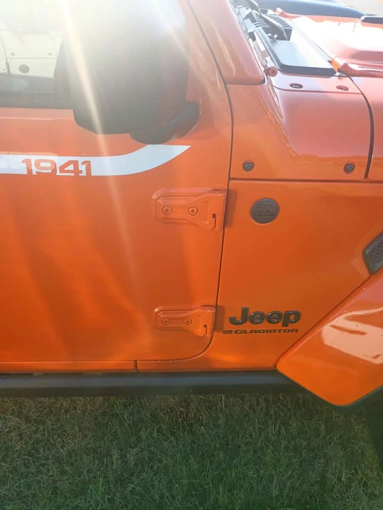 2026 Jeep JT Gladiator - Image 2 of 5