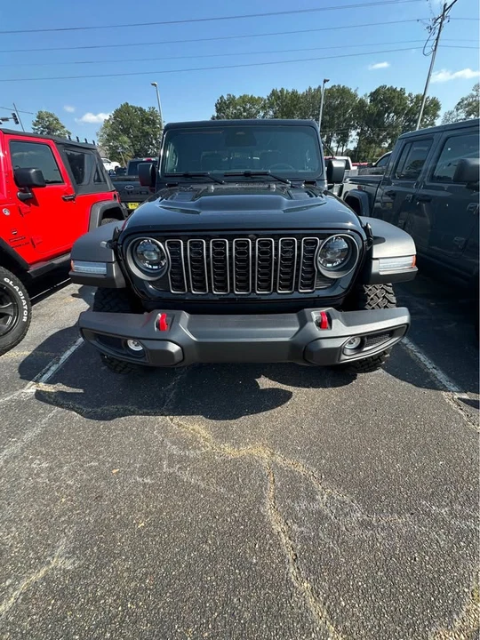 2026 Jeep JT Gladiator - Image 2 of 8