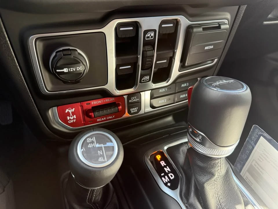 2026 Jeep JT Gladiator - Image 14 of 18