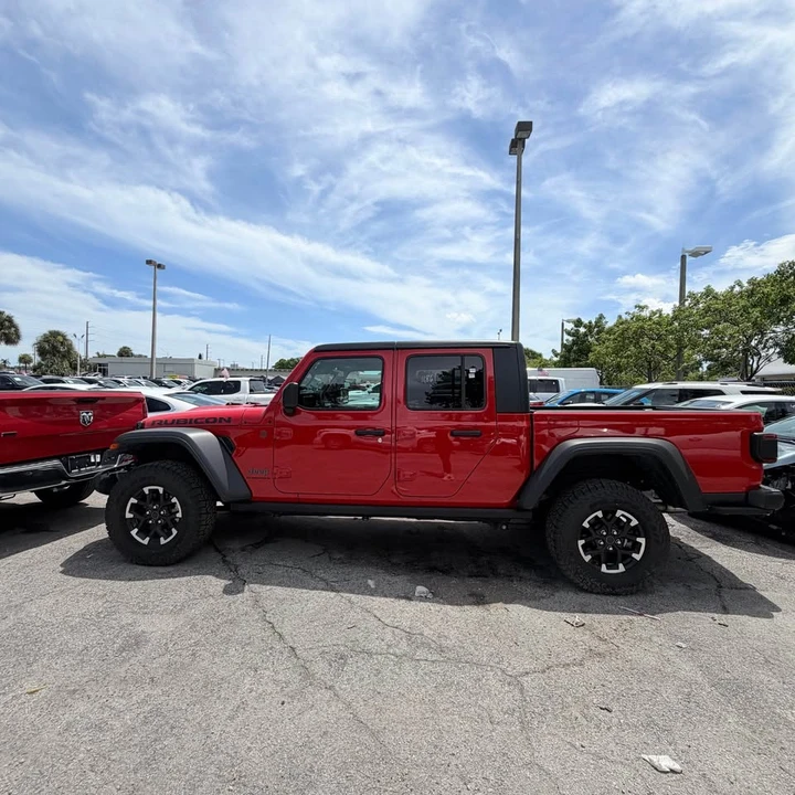 2026 Jeep JT Gladiator - Image 2 of 8