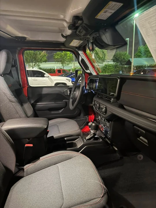 2026 Jeep JT Gladiator - Image 5 of 9