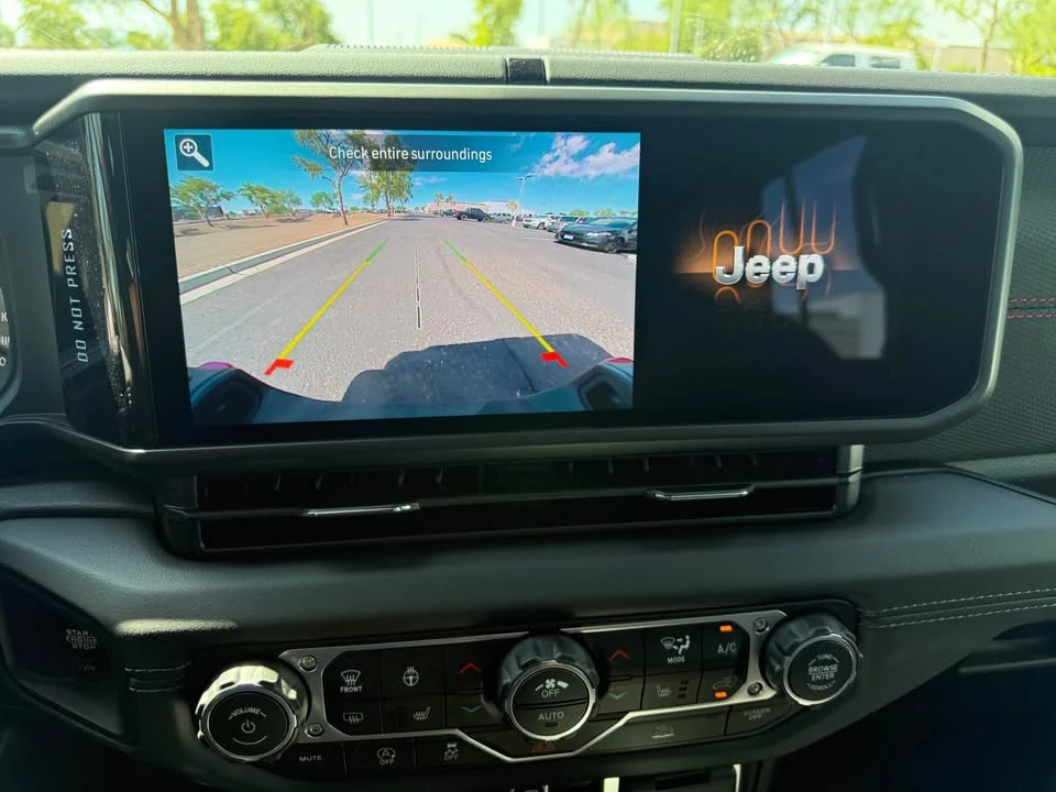 2026 Jeep JT Gladiator - Image 13 of 18