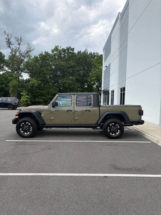 2026 Jeep JT Gladiator - Image 6 of 12