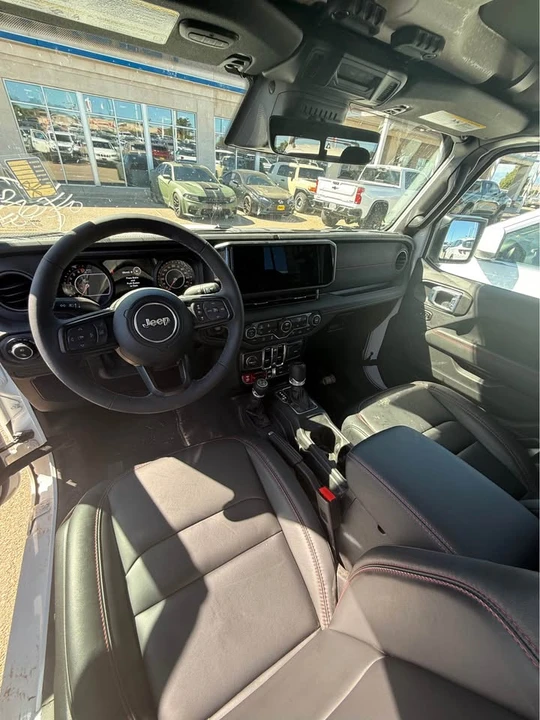 2026 Jeep JT Gladiator - Image 9 of 11