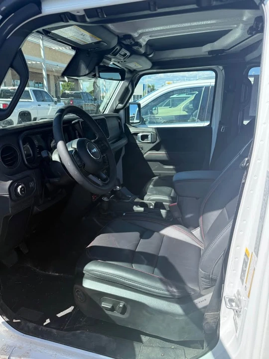 2026 Jeep JT Gladiator - Image 8 of 11