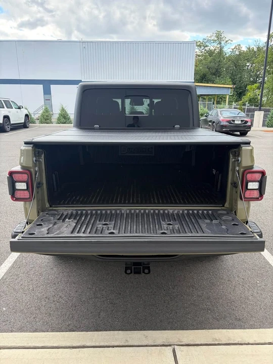 2026 Jeep JT Gladiator - Image 8 of 12