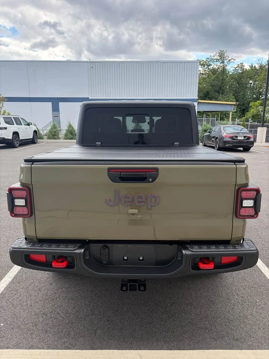 2026 Jeep JT Gladiator - Image 7 of 12