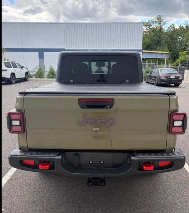 2026 Jeep JT Gladiator - Image 3 of 5