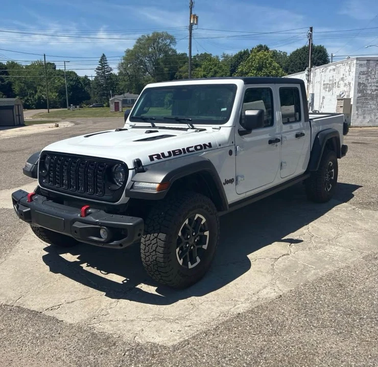 2026 Jeep JT Gladiator - Image 2 of 8