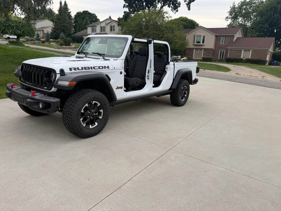 2026 Jeep JT Gladiator - Image 4 of 8