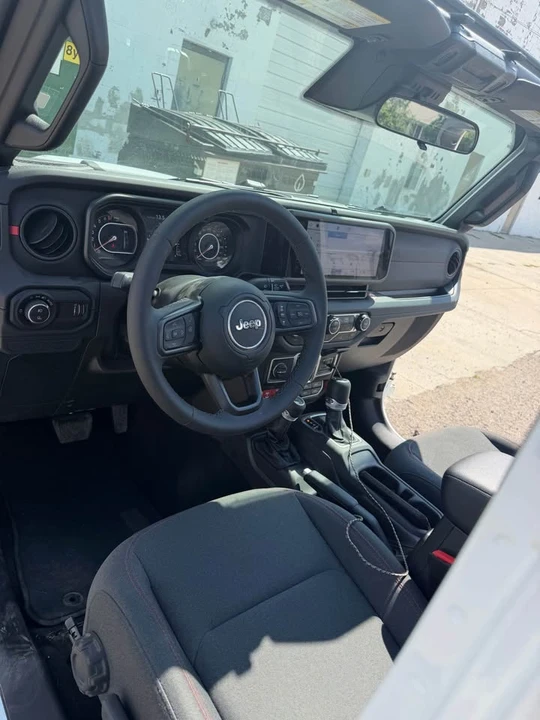 2026 Jeep JT Gladiator - Image 5 of 8