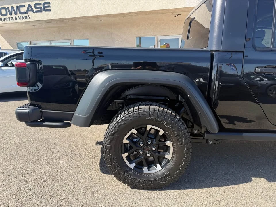 2026 Jeep JT Gladiator - Image 5 of 18