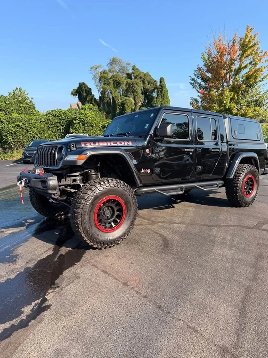 2026 Jeep JT Gladiator - Image 13 of 18