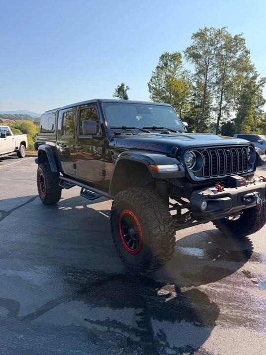 2026 Jeep JT Gladiator - Image 5 of 18