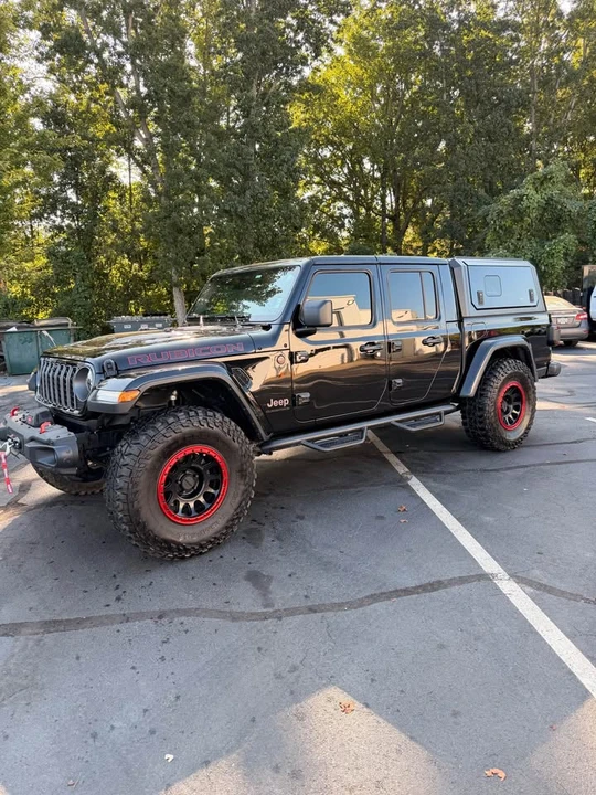 2026 Jeep JT Gladiator - Image 2 of 18